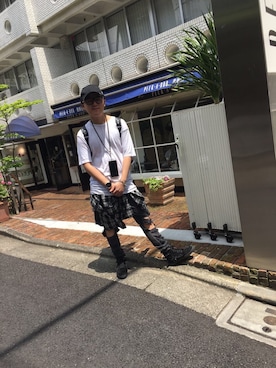 「ZARA（ザラ）のアイテム（Tシャツ/カットソー、ホワイト系）」を使った、Garyさん（メンズ・168cm）の秋コーディネート