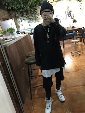 「GIVENCHY（ジバンシイ）のアイテム（シューズ、ホワイト系）」を使った、Garyさん（メンズ・168cm）の秋コーディネート