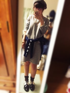「オールグレー」｜「アイテム（腕時計）」を使った、ユズルさん（レディース・151cm）の秋コーディネート