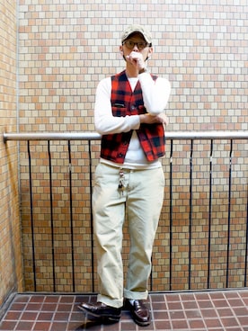 「アイテム（ベスト、レッド系）」を使った、KONAKAさん（メンズ・172cm）の秋コーディネート