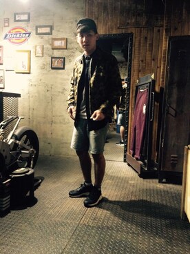 「Dickies（ディッキーズ）のアイテム（ナイロンジャケット）」を使った、吳鈞幃さん（メンズ・172cm）の春コーディネート