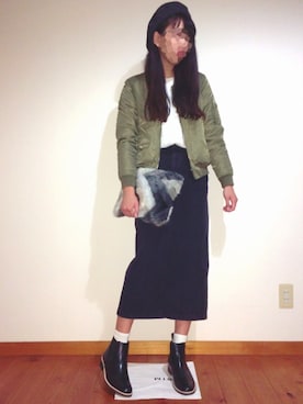 「黒スカート」｜「アイテム（MA-1）」を使った、かりんさん（レディース・166cm）の秋コーディネート