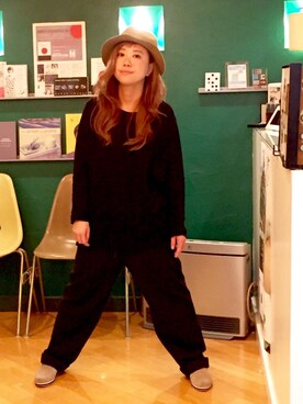 「プラダ」｜「アイテム（帽子）」を使った、chikaさん（レディース・156cm）の秋コーディネート