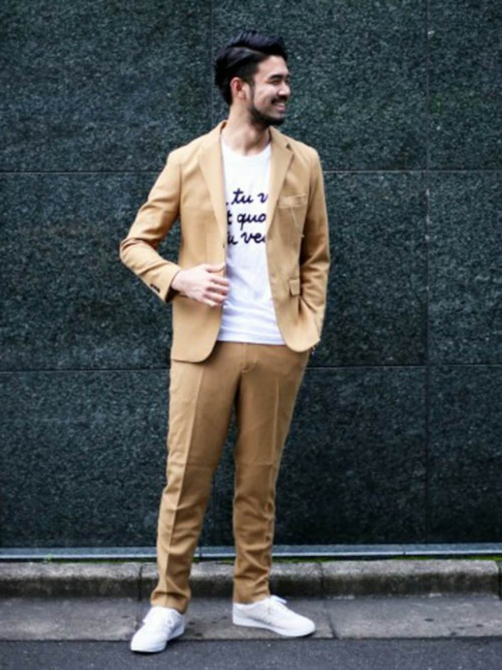 「Tシャツ、adidas、2Bジャケット、GAZZELE、JEAN ANDRE、JEAN ANDRE×EDIFICE」｜「EDIFICEの◇Lambs Wool Flannnel 2Bジャケット（テーラードジャケット、イエロー系）」を使った、TERAさん（メンズ・183cm）の秋コーディネートの1枚目の写真