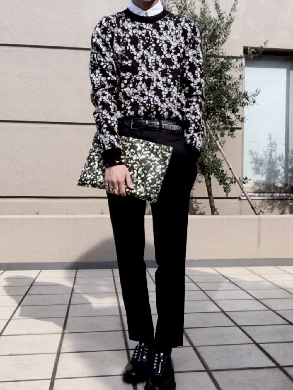 「Dior HOMME、BALENCIAGA、GIVENCHY、ディオールオム、バレンシアガ、ジバンシィ、ootd、outfit」｜「Dior hommeのアイテム（ニット/セーター、ブラック系）」を使った、ryuさん（メンズ・170cm）の春コーディネートの1枚目の写真