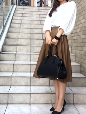 「L'ATELIER FENETRE（ラトリエ フネートル）の【dolly-sean】ギャザースリーブブラウス（トップス、ホワイト系）」を使った、yokomoriさん（レディース・156cm）の秋コーディネート