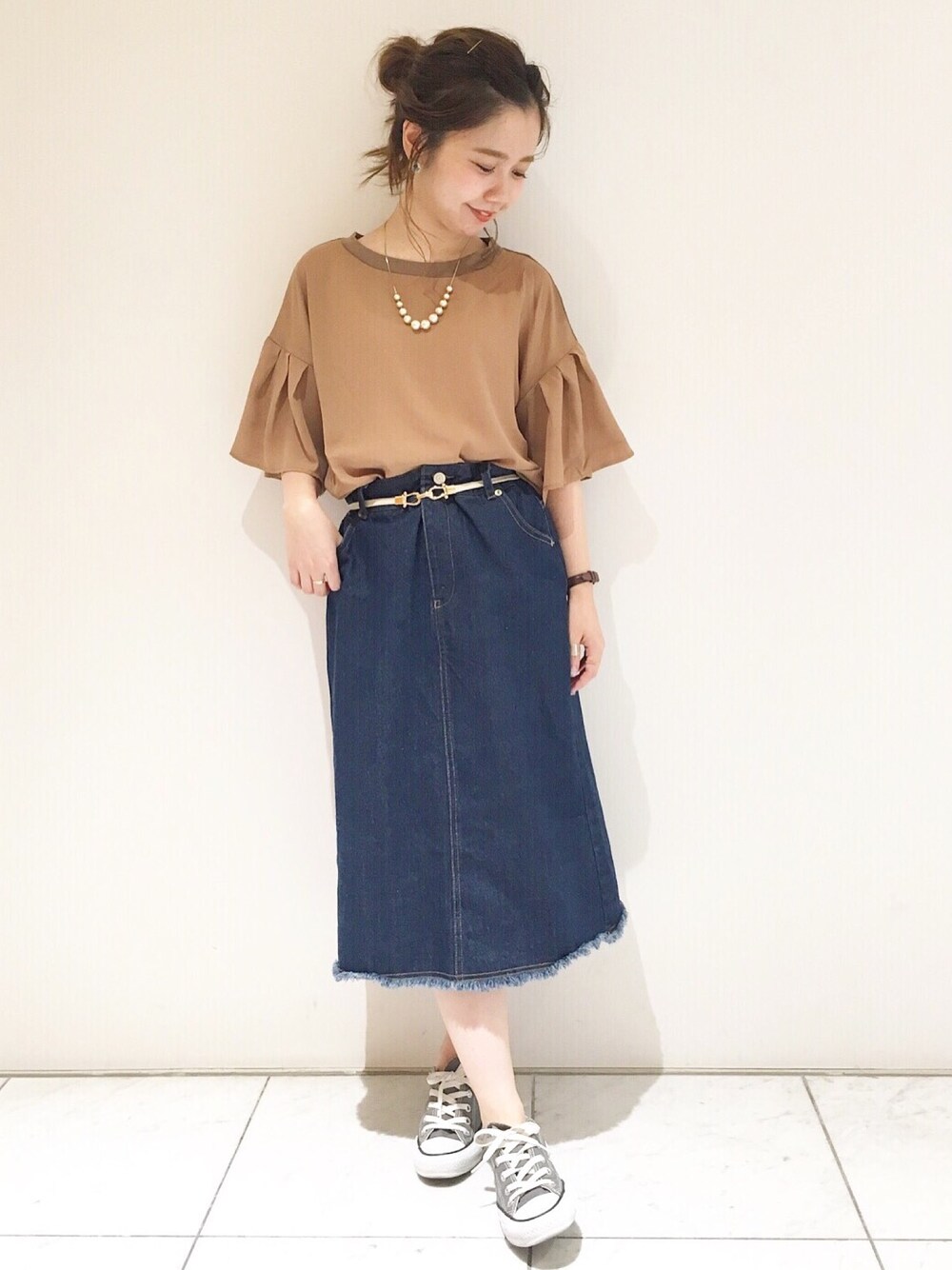 「and it_のシフォンジョーゼット切替ブラウス（シャツ/ブラウス、ブラウン系）」を使った、まなちゅさん（レディース・150cm）の夏コーディネートの1枚目の写真