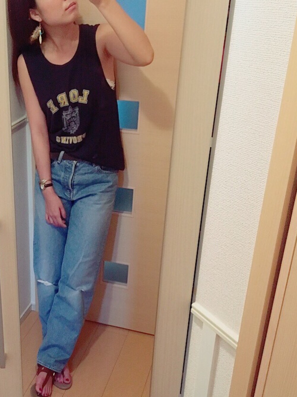 「ボーイッシュ、夏、カジュアルコーデ、大人カジュアル、デニム、ワイドデニム」｜「Ungridの【Casual】LOREﾌﾟﾘﾝﾄT/T（タンクトップ、ブルー系）」を使った、SHE.さん（レディース・166cm）の夏コーディネートの1枚目の写真