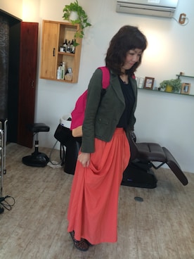 「アイテム（スカート、オレンジ系）」を使った、秋谷 幸代さん（レディース・165cm）の春コーディネート