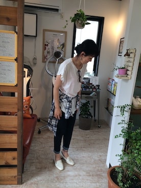 「インディゴデニム」｜秋谷 幸代さん（レディース・165cm）の夏コーディネート