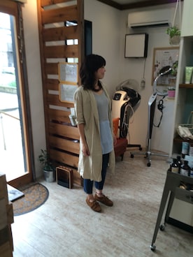 「アイテム（タンクトップ、グレー系）」を使った、秋谷 幸代さん（レディース・165cm）の夏コーディネート