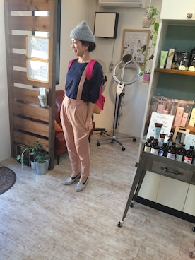 「アイテム（サロペット/オーバーオール）」を使った、秋谷 幸代さん（レディース・165cm）の秋コーディネート