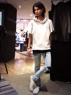 「SRIVER」｜「アイテム（パーカー）」を使った、藤木亮介さん（メンズ・174cm）の春コーディネート