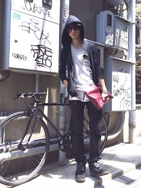 「SRIVER」｜「アイテム（パーカー）」を使った、藤木亮介さん（メンズ・174cm）の春コーディネート
