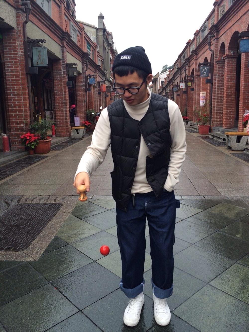 「WEARBOOKエントリー、fashion、street、STYLE、Taiwan、TAIPEI」｜「ONLY NYのアイテム（ニットキャップ/ビーニー、ブラック系）」を使った、Rayさん（メンズ・163cm）の冬コーディネートの1枚目の写真