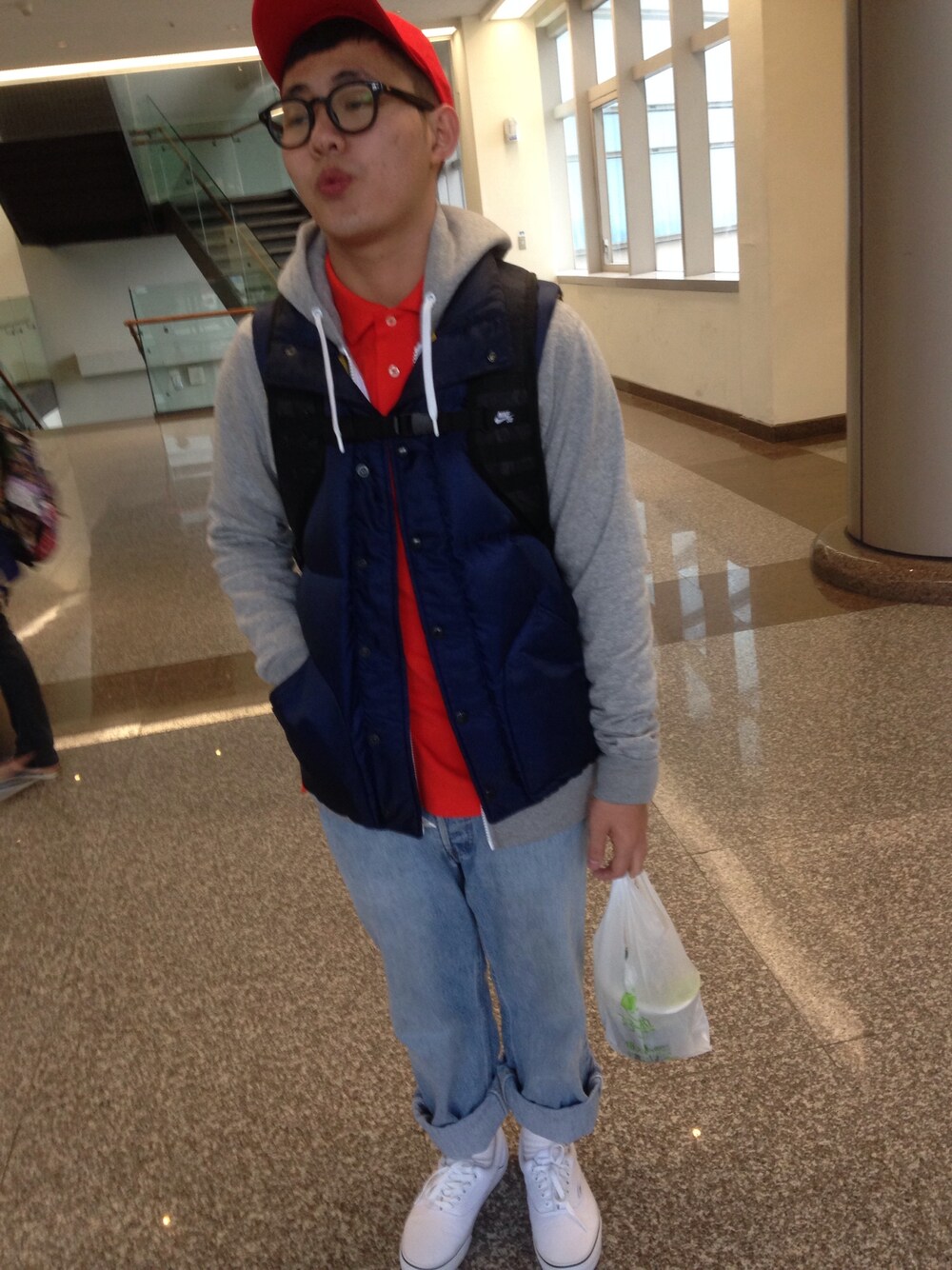 「street、fashion、STYLE、WEARBOOKエントリー、colorful」｜「POLO RALPH LAURENのアイテム（ポロシャツ、オレンジ系）」を使った、Rayさん（メンズ・163cm）の春コーディネートの1枚目の写真