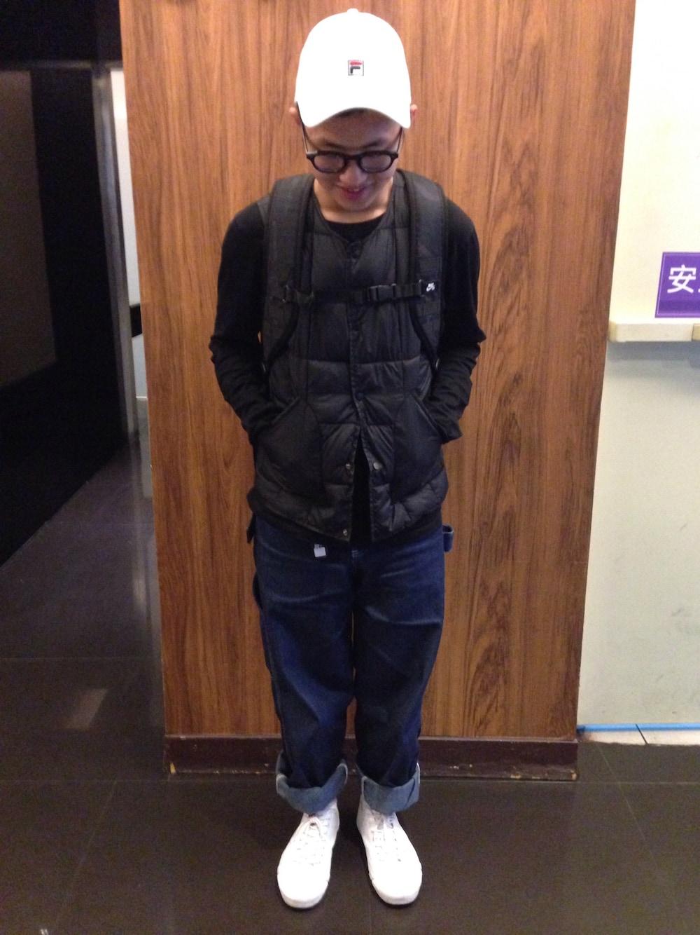 「street、streetfashion、WEARBOOKエントリー、FILA、NIKE、UNIQLO」｜「FILAのアイテム（サンバイザー、ホワイト系）」を使った、Rayさん（メンズ・163cm）の春コーディネートの1枚目の写真
