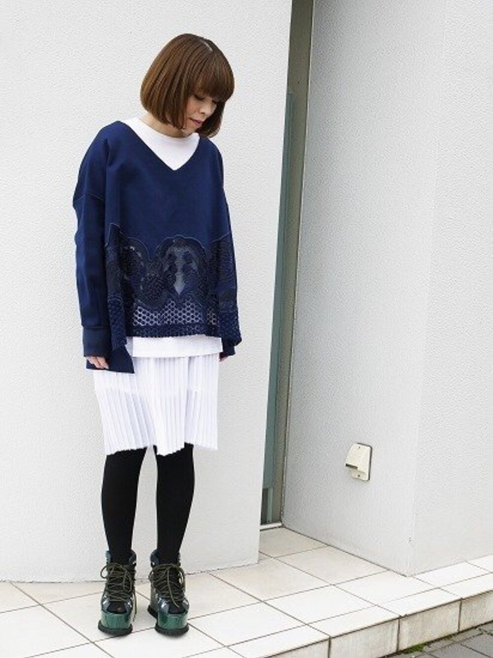 「スウェット、スウェットトップス、ワンピース、刺繍、プリーツ、厚底、シースルー、sacai、EACH × OTHER、mame」｜「mameのアイテム（スウェット、ブルー系）」を使った、CROMAGNONさん（レディース・160cm）の春コーディネートの1枚目の写真