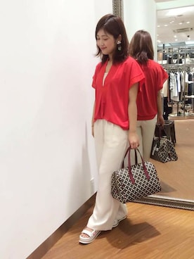 「アイテム（ボストンバッグ、レッド系）」を使った、kirimuraさん（レディース・158cm）の春コーディネート