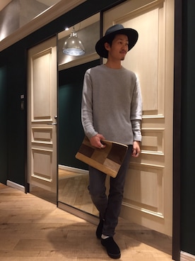 「アイテム（クラッチバッグ、イエロー系）」を使った、石金弘也さん（メンズ・176cm）の夏コーディネート