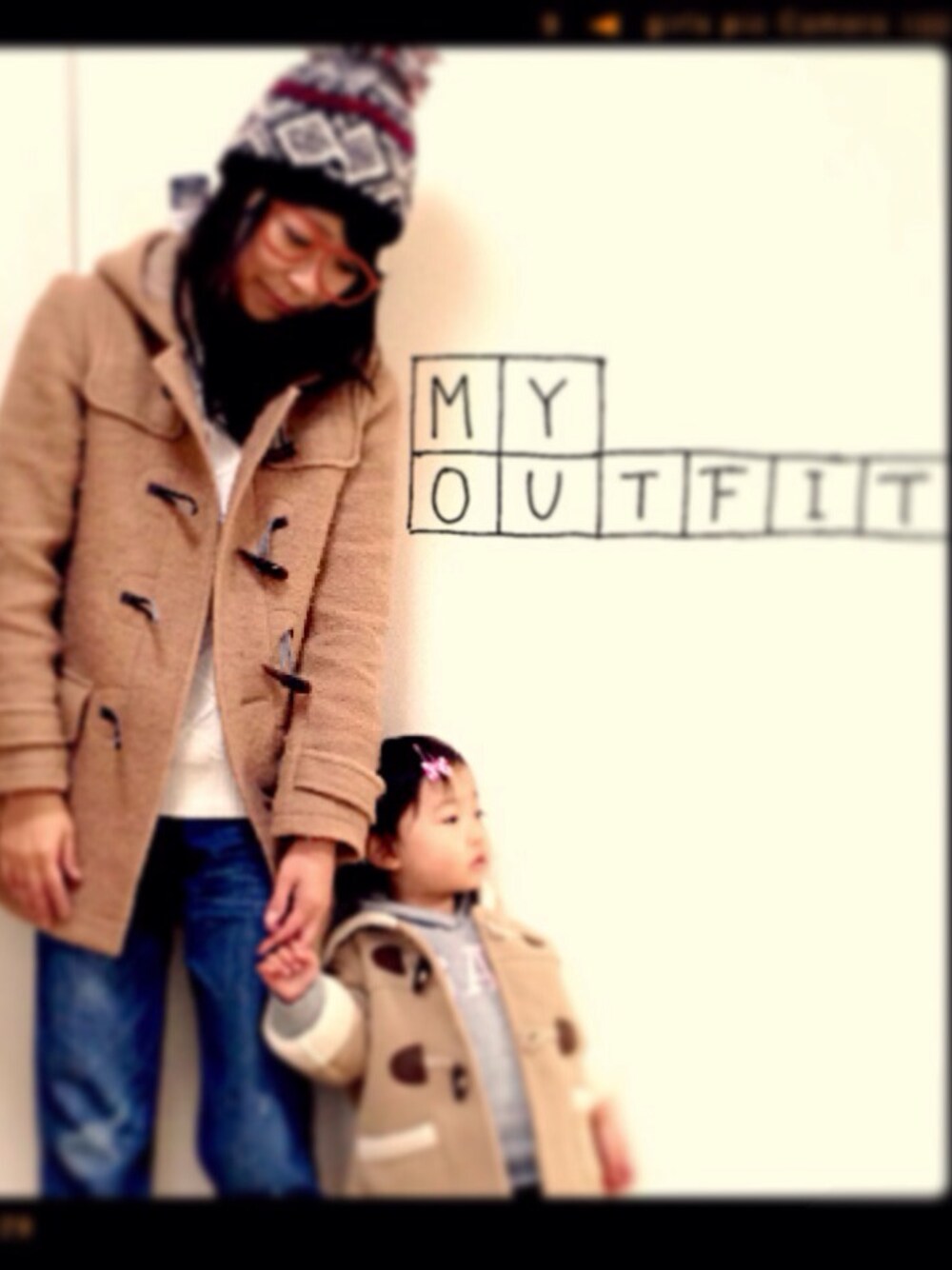 「プチプラ、ローリーズファーム(LOWRYS FARM)、ニット帽、親子コーデ、リンクコーデ、UNIQLO」｜「BAYFLOWのアイテム（Tシャツ/カットソー、ホワイト系）」を使った、yuzuuuuさん（レディース・157cm）の冬コーディネートの1枚目の写真