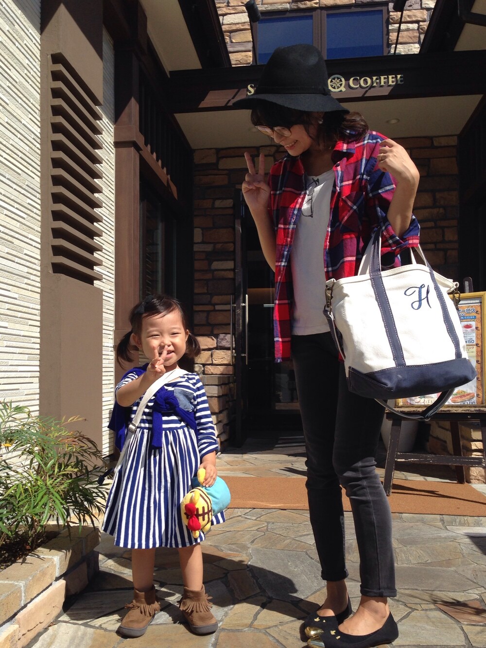 「3歳、プチプラ、ラブ＆ピース2015、キッズコーデ、親子コーデ」｜「GAPのアイテム（ワンピース、ブルー系）」を使った、yuzuuuuさん（キッズ・100cm）の秋コーディネートの1枚目の写真