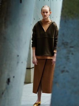 「アイテム（パーカー、グリーン系）」を使った、ADAM ET ROPE'さん（レディース・155cm）の秋コーディネート