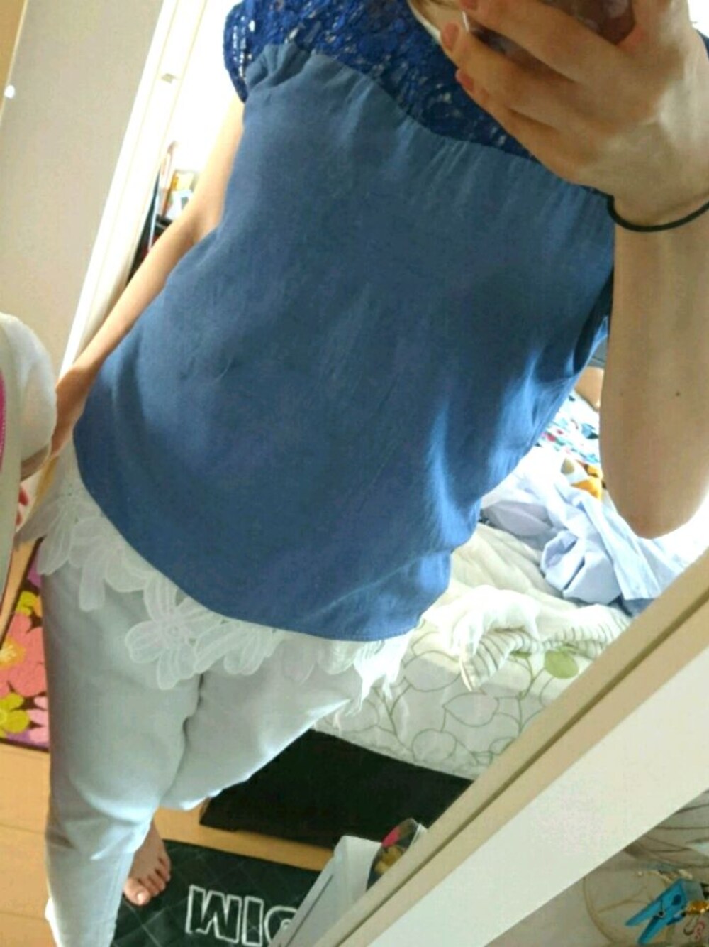 「シンプル、ラクチンコーデ」｜「mysticのアイテム（Tシャツ/カットソー、ブルー系）」を使った、かほりさん（レディース・162cm）の夏コーディネートの1枚目の写真