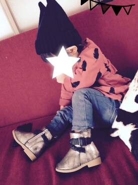 「アイテム（ブーツ、シルバー系）」を使った、dorami☺︎さん（キッズ・80cm）の秋コーディネート