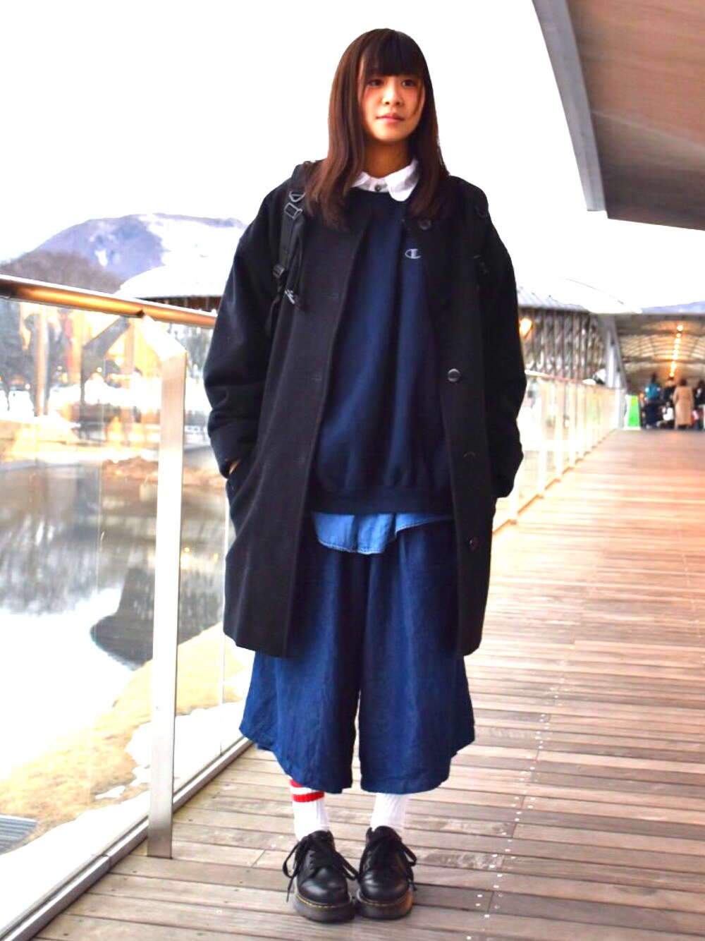 「usedのアイテム（シャツワンピース、ブルー系）」を使った、にむぽにさん（レディース・157cm）の冬コーディネートの1枚目の写真