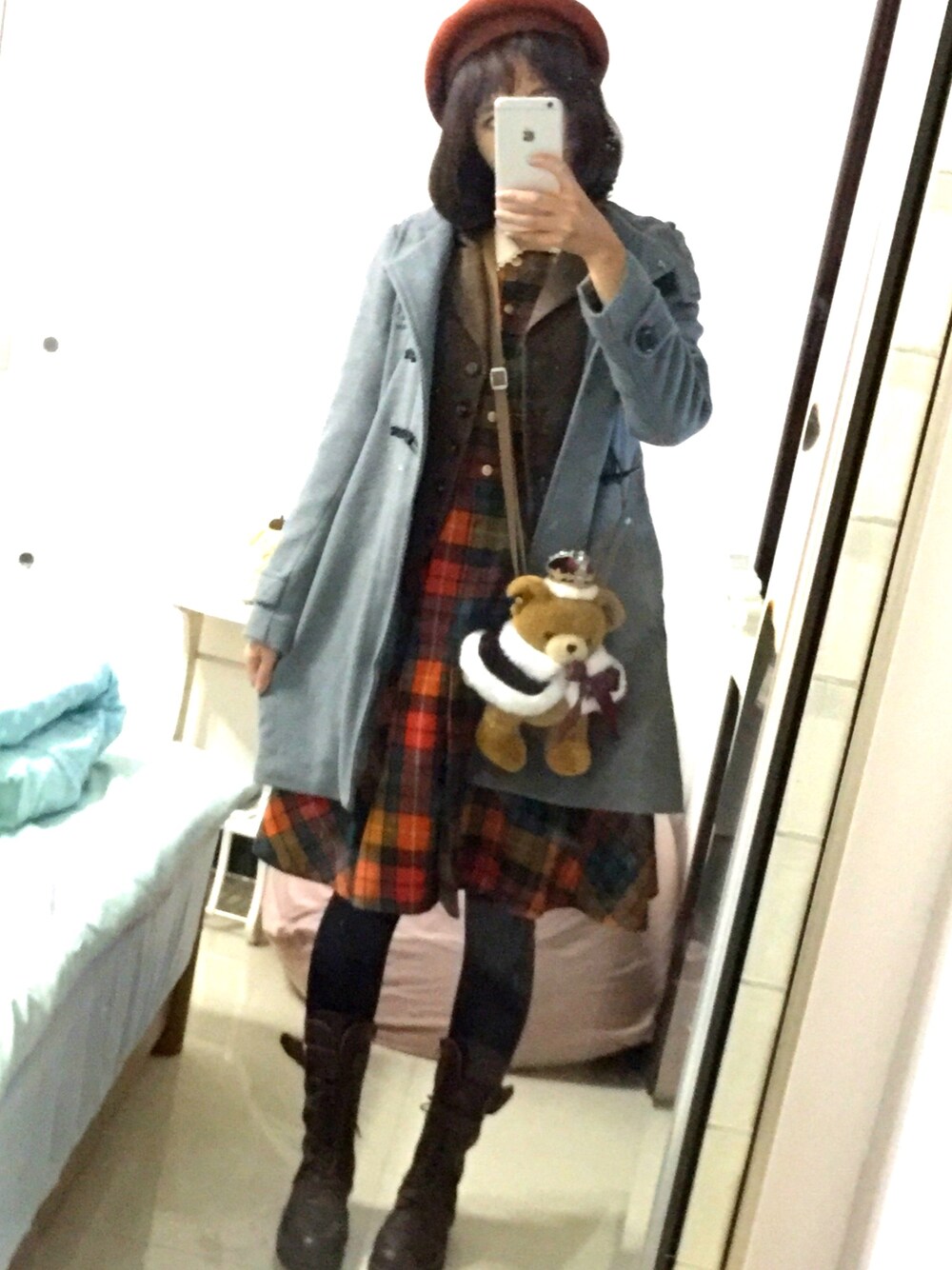 「Angelic Prettyのアイテム（クラッチバッグ、その他）」を使った、PikapikaHさん（レディース・165cm）の冬コーディネートの1枚目の写真