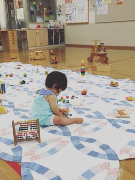 「アイテム（ママ＆ベビー、グリーン系）」を使った、miiiさん（キッズ・70cm）の秋コーディネート