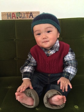 「アイテム（ベスト、レッド系）」を使った、harutaさん（キッズ・70cm）の冬コーディネート