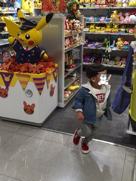 「babyGAP（babyGAP）のアイテム（デニムジャケット、ブルー系）」を使った、k.CLOSETさん（キッズ・100cm）の春コーディネート