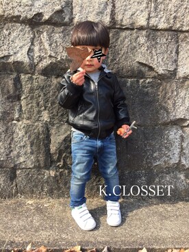 「DIESEL KIDS（ディーゼルキッズ）のアイテム（デニムパンツ、ブルー系）」を使った、k.CLOSETさん（キッズ・100cm）の春コーディネート