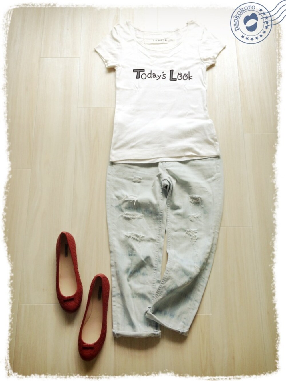 「UNIQLO、バレエシューズ、ダメージデニムパンツ、白Tシャツ、LEPSIM LOWRYS FARM、ぺろーん再」｜「LEPSIMのフライスFS 12SS 501498（Tシャツ/カットソー、ホワイト系）」を使った、marimoさん（レディース・159cm）の夏コーディネートの1枚目の写真