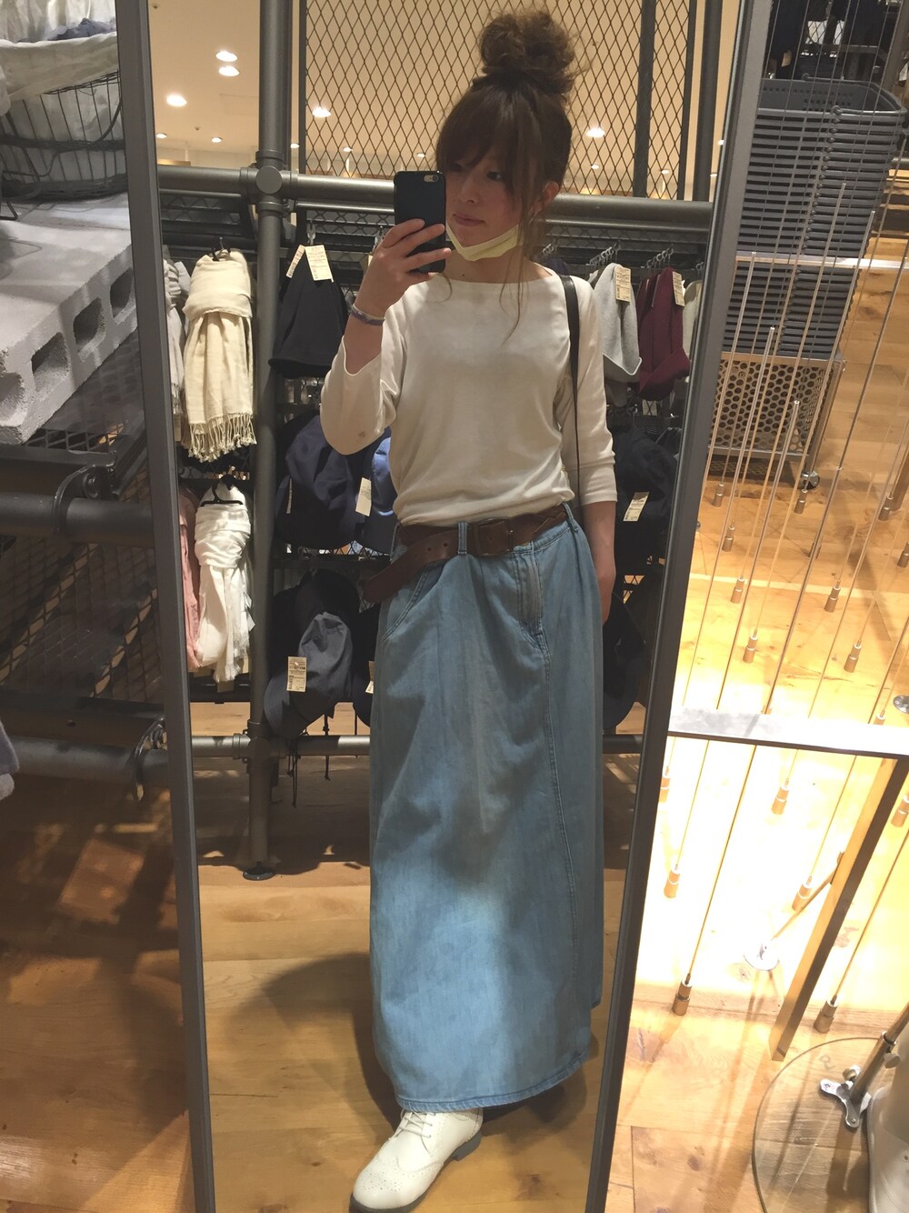 「ANGLOBAL SHOPのFORDMILLS×LEE ﾛﾝｸﾞｽｶｰﾄ（デニムスカート、ブルー系）」を使った、AMUさん（レディース・155cm）の春コーディネートの1枚目の写真