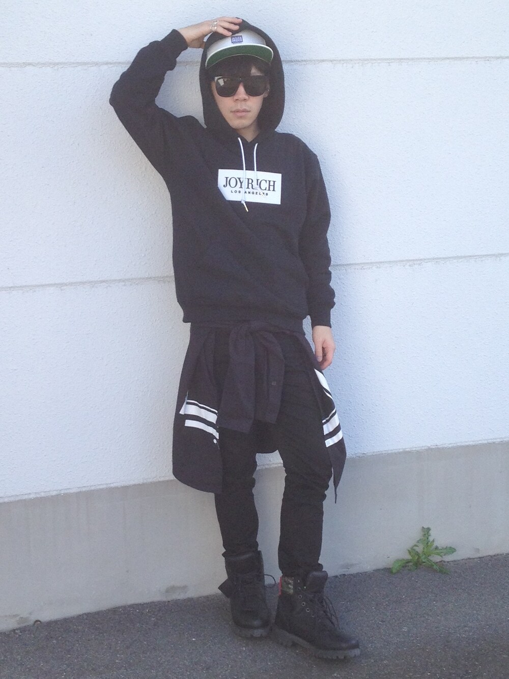 「JOYRICH、ACNE、ELVIRA、Timberland、A.D.S.R.、ブラック、キャップ、ストリート、ブーツ」｜「ELVIRAのアイテム（キャップ、ホワイト系）」を使った、SHOOHSさん（メンズ・166cm）の秋コーディネートの1枚目の写真