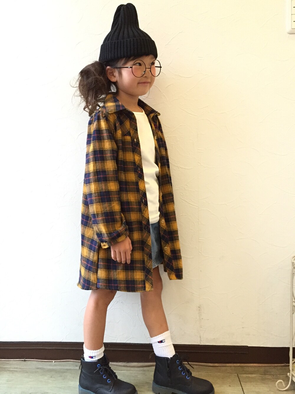 「キッズコーデ、キッズ、キッズファッション、kids、ネルシャツ、チェックシャツ、デニムスカート、ニット帽、ニットキャップ、ブーツ」｜「RINKAのアイテム（その他、その他）」を使った、sayuさん（キッズ・110cm）の秋コーディネートの1枚目の写真