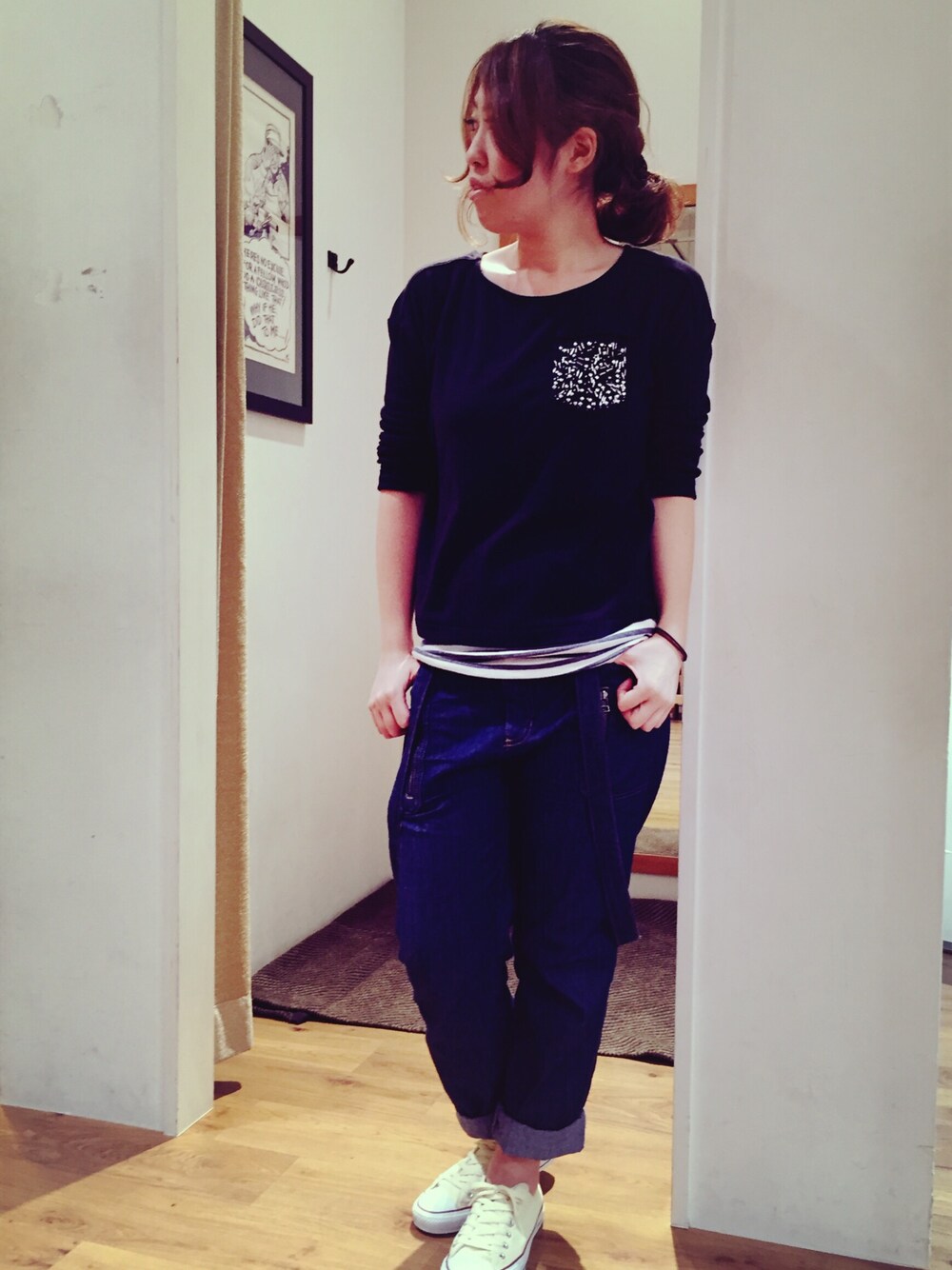 「AVIREX、TYPE BLUE、デニム、ドルマン、ブラック、ビジュー」｜「AVIREXのavirex/アヴィレックス/L/S MERCERIZED BIJOU T-SHIRT（Tシャツ/カットソー、ブラック系）」を使った、YUMIEさん（レディース・161cm）の夏コーディネートの1枚目の写真