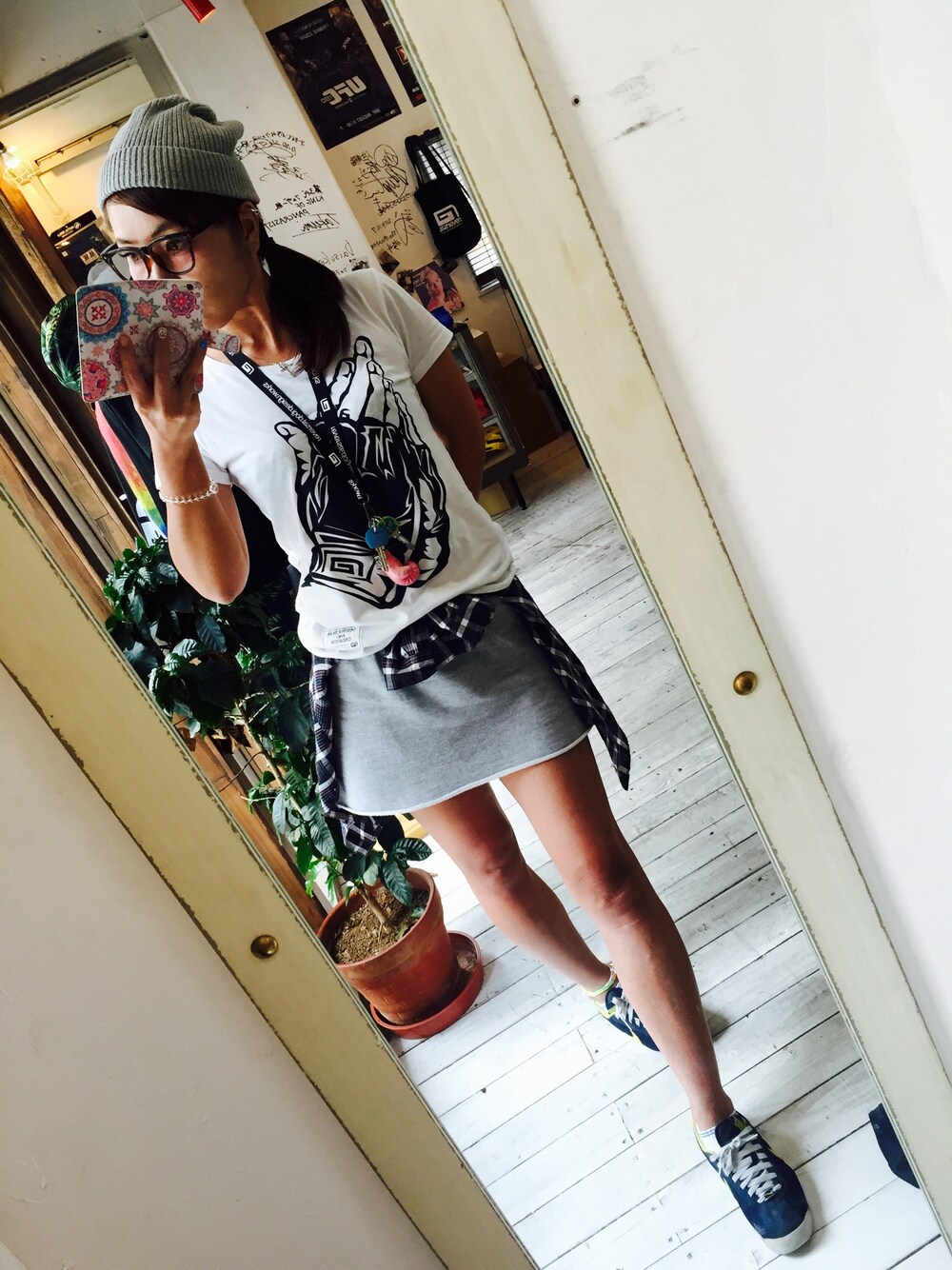 「reversalのアイテム（Tシャツ/カットソー、ホワイト系）」を使った、maricoさん（レディース・175cm）の秋コーディネートの1枚目の写真