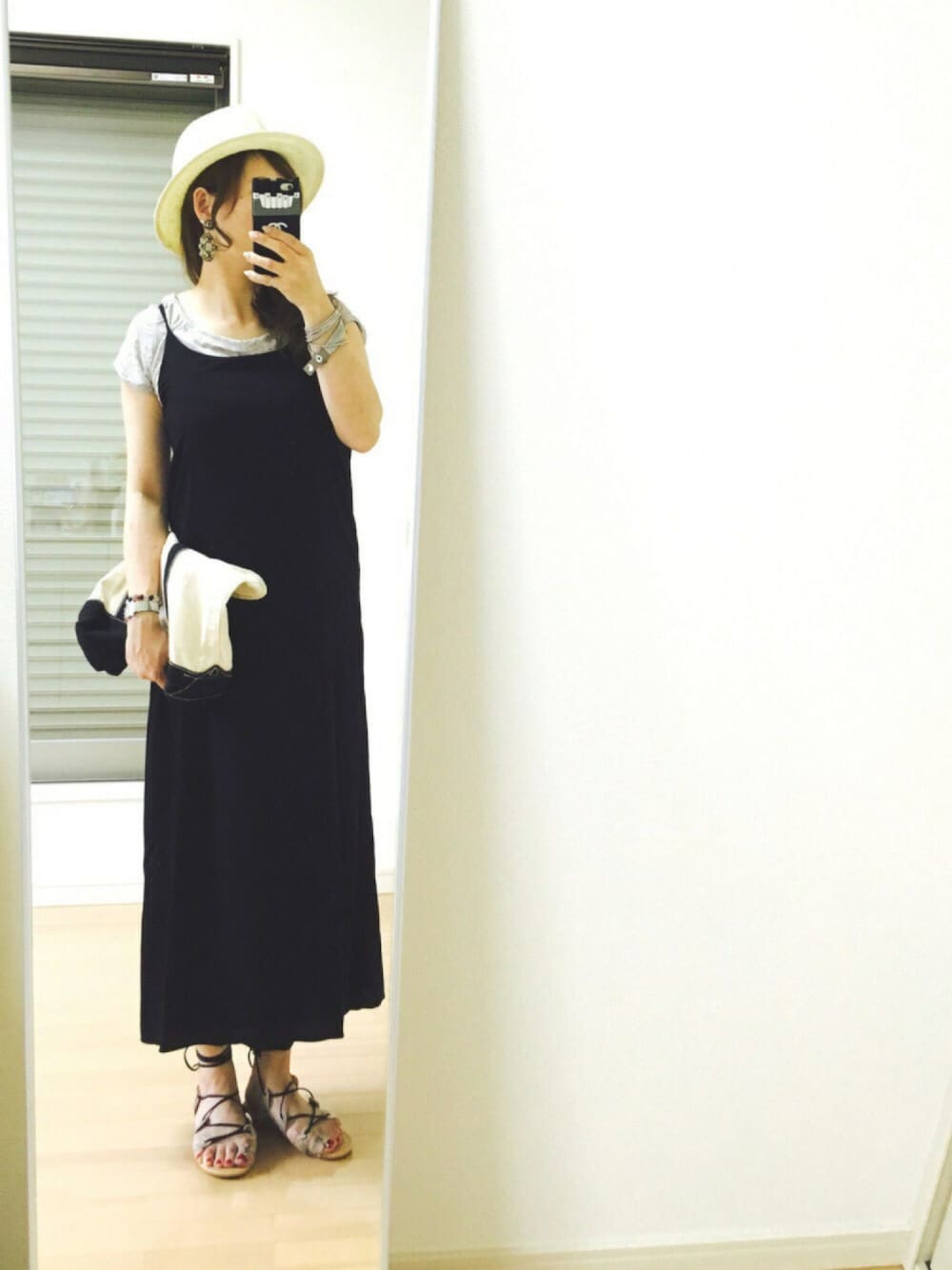 「自分、不器用ですから、リラックススタイル、オトナカジュアル、summer、夏コーデ、リバーシブル、ラフ、キャミワンピ、レイヤードスタイル、7月WEAR夏のサンダル祭り」｜「ROSE BUDの【大人気リバーシブル商品】S-LCTO-16107（ワンピース、ブラック系）」を使った、kaorin☆さん（レディース・156cm）の夏コーディネートの1枚目の写真
