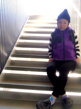 「アイテム（ベスト、パープル系）」を使った、Yayoiさん（レディース・163cm）の秋コーディネート