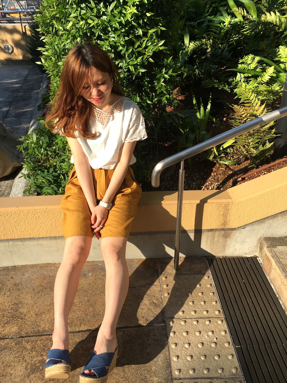 「CLANE、シャツ、ショーツスタイル、Kanna、サンダル、RAWLIFE、オトナカジュアル」｜「CLANEのアイテム（シャツ/ブラウス、ホワイト系）」を使った、ミサミサさん（レディース・160cm）の春コーディネートの1枚目の写真