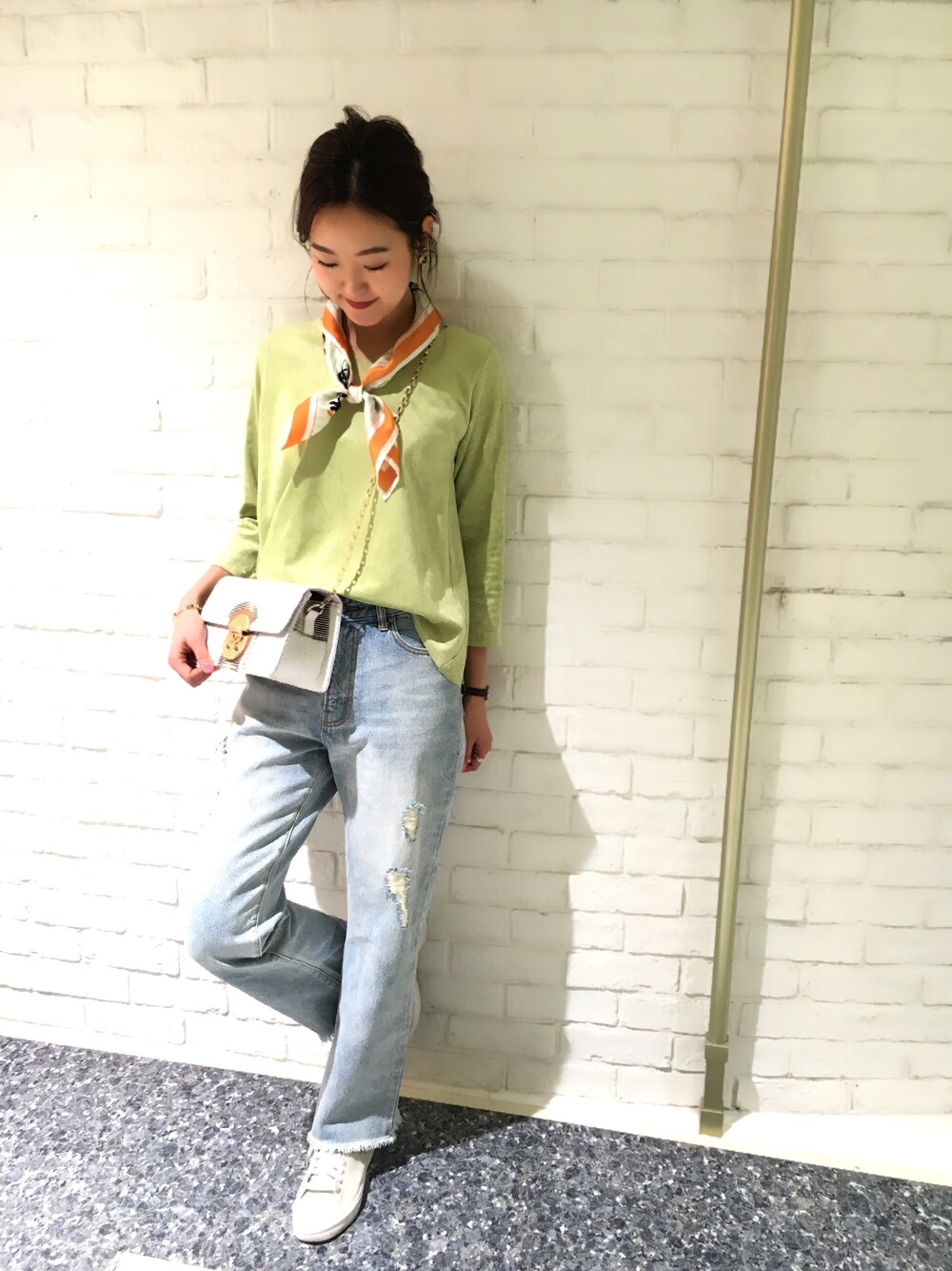 DouDou（ドゥドゥ）の「【DouDou】フェイクスエードVネック