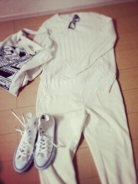 「UNIQLO（ユニクロ）のアイテム（ニット/セーター、ホワイト系）」を使った、ayami.cさん（レディース・165cm）の冬コーディネート