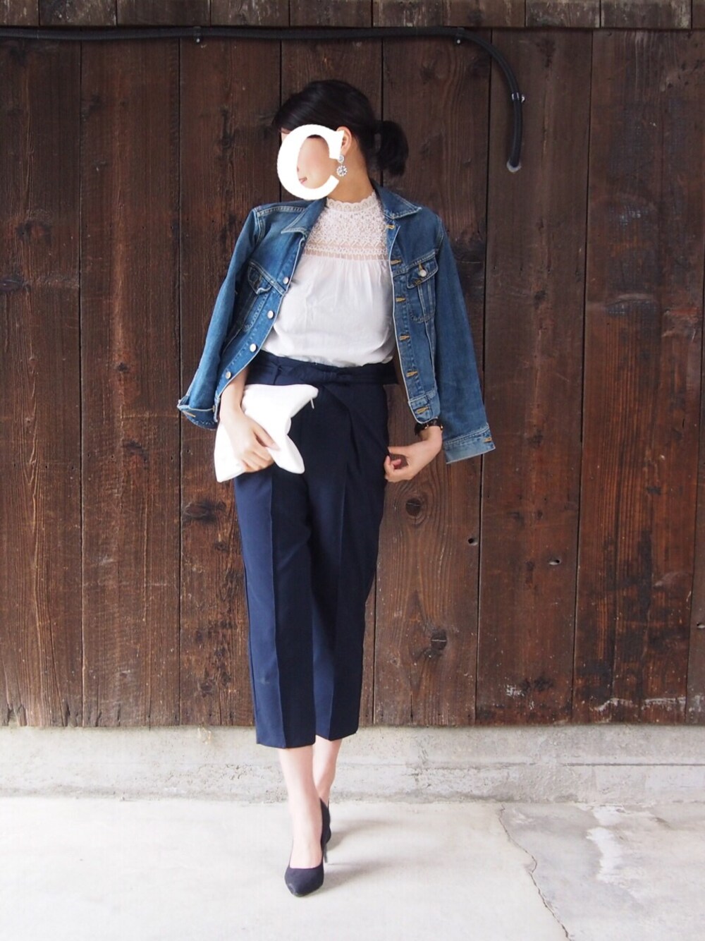 「ワイドパンツ、クラッチバッグ、デニムジャケット」｜「ZARAのウエストリボン付きパンツ（その他パンツ、ブルー系）」を使った、 chiiiiiさん（レディース・170cm）の春コーディネートの1枚目の写真