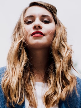 「UNKNOWN.（アンノウン）のアイテム（デニムジャケット）」を使った、Lian Najarianさん（レディース・163cm）の秋コーディネート