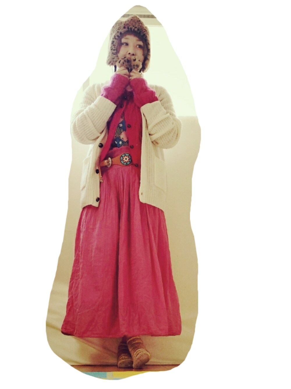 「GLOBALWORKのアイテム（カーディガン/ボレロ、ホワイト系）」を使った、bubu   𓅫さん（レディース・160cm）の冬コーディネートの1枚目の写真