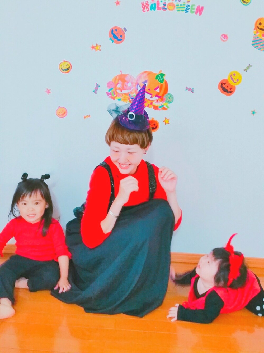 「WEAR HALLOWEEN 2016、HappyHalloween、赤と黒」｜「FOREVER 21のアイテム（トップス、ブラック系）」を使った、bubu   𓅫さん（レディース・160cm）の秋コーディネートの1枚目の写真